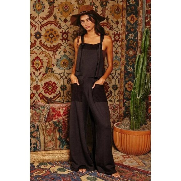 Good Days Jumpsuit with Pockets in Black - Picture 1 of 3